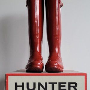 Hunter Original Tall Gloss Rain Boot in Military Red
